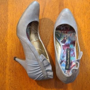 Gray Heels